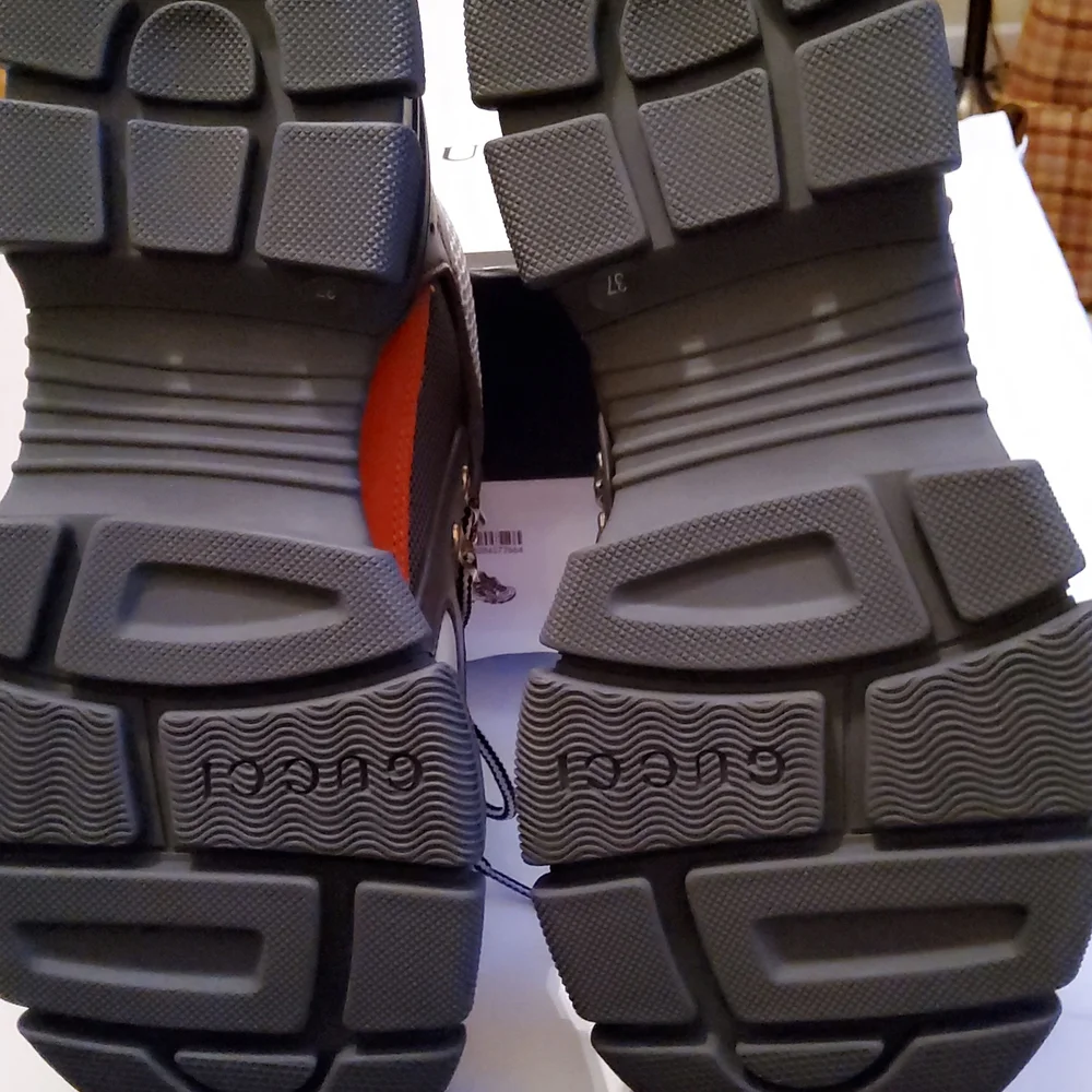 Gucci Flashtreck Sneakers!! NWT!! - Picture 4 of 6